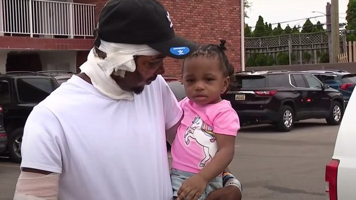 man saves twin daughters from burning building