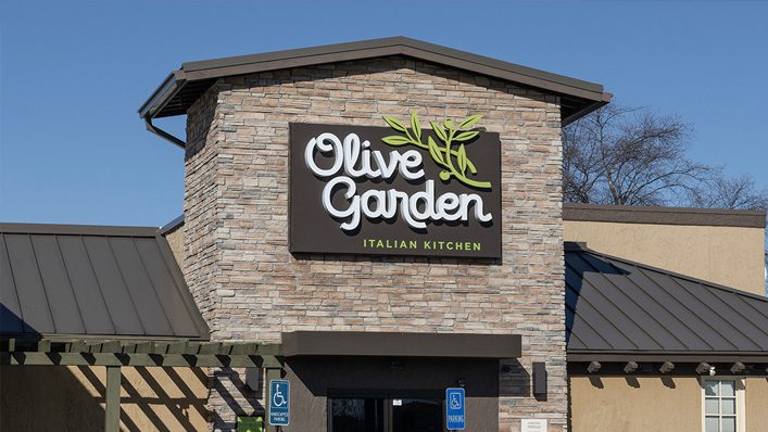 Waitress Turns Hero: Rescues Abused Toddler from Allegedly Abusive Parents