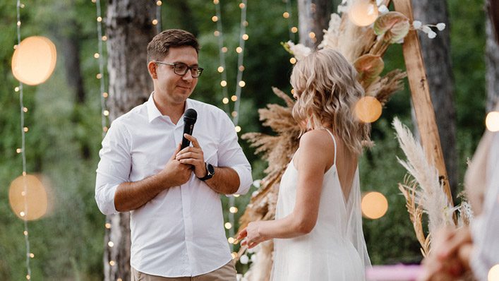 11 Charming and Budget-Friendly Small Church Wedding Decor Ideas