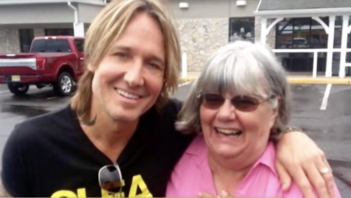 Teacher Buys Coffee for a Stranger Short on Cash, Has No Clue It’s Keith Urban